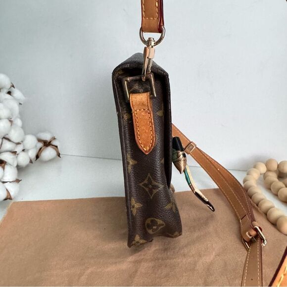 ✅AUTHENTIC✅LOUIS VUITTON SAINT CLOUD MM - Picture 3 of 15